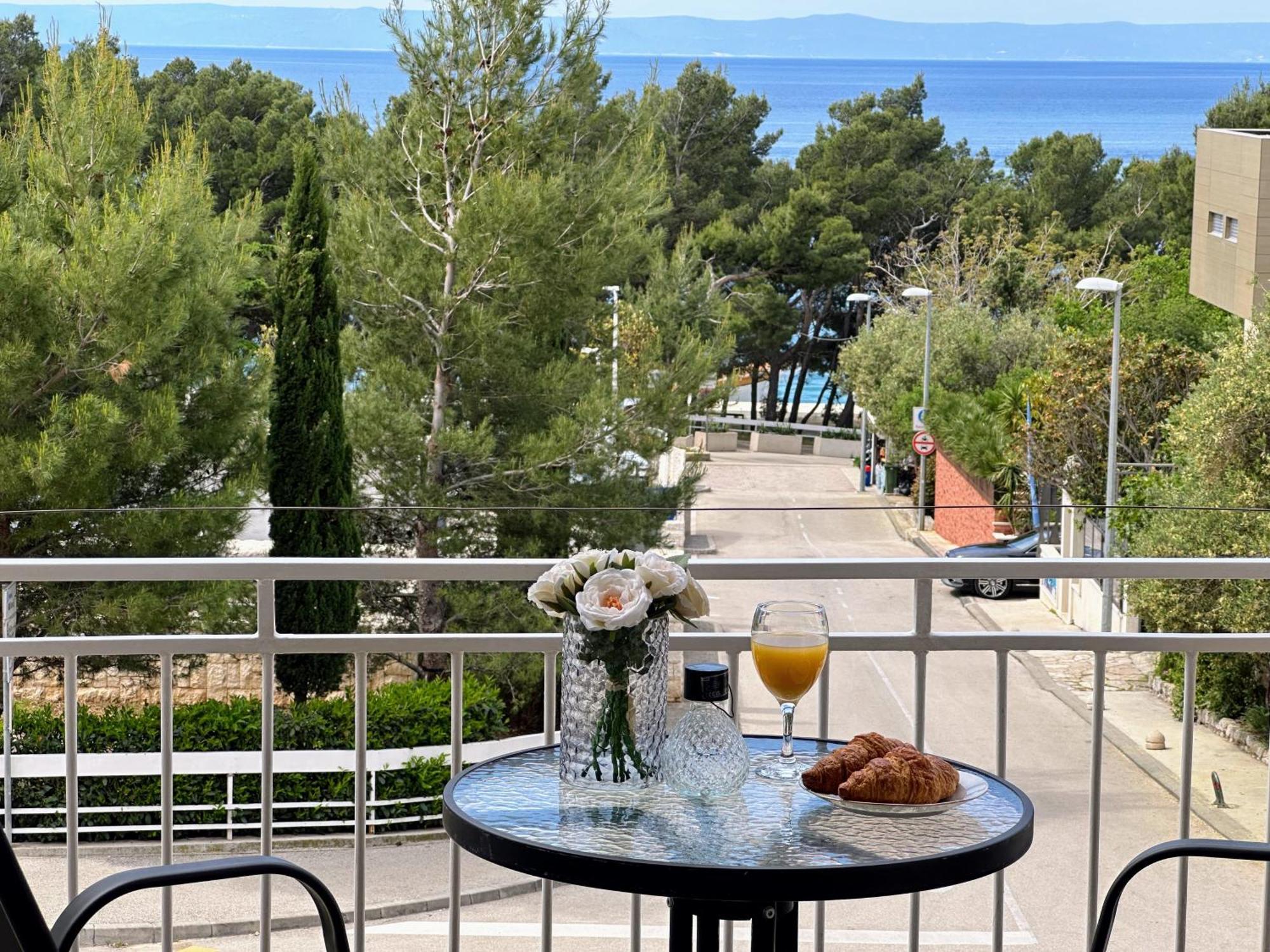 Spacious Family Apartment Near The Beach Makarska Exterior foto