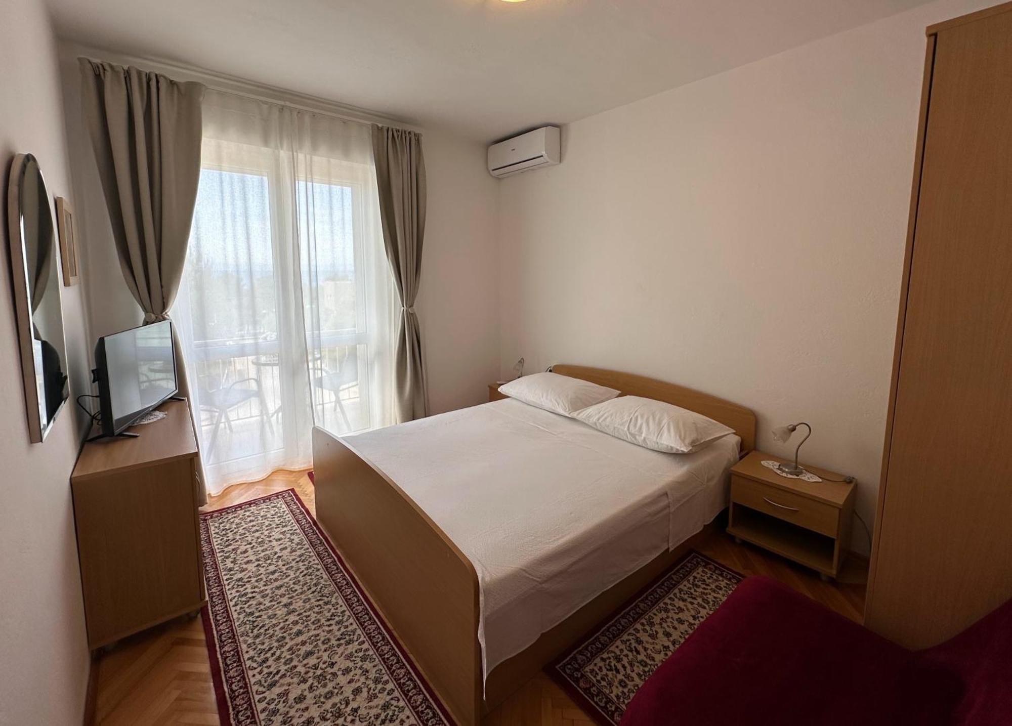 Spacious Family Apartment Near The Beach Makarska Exterior foto